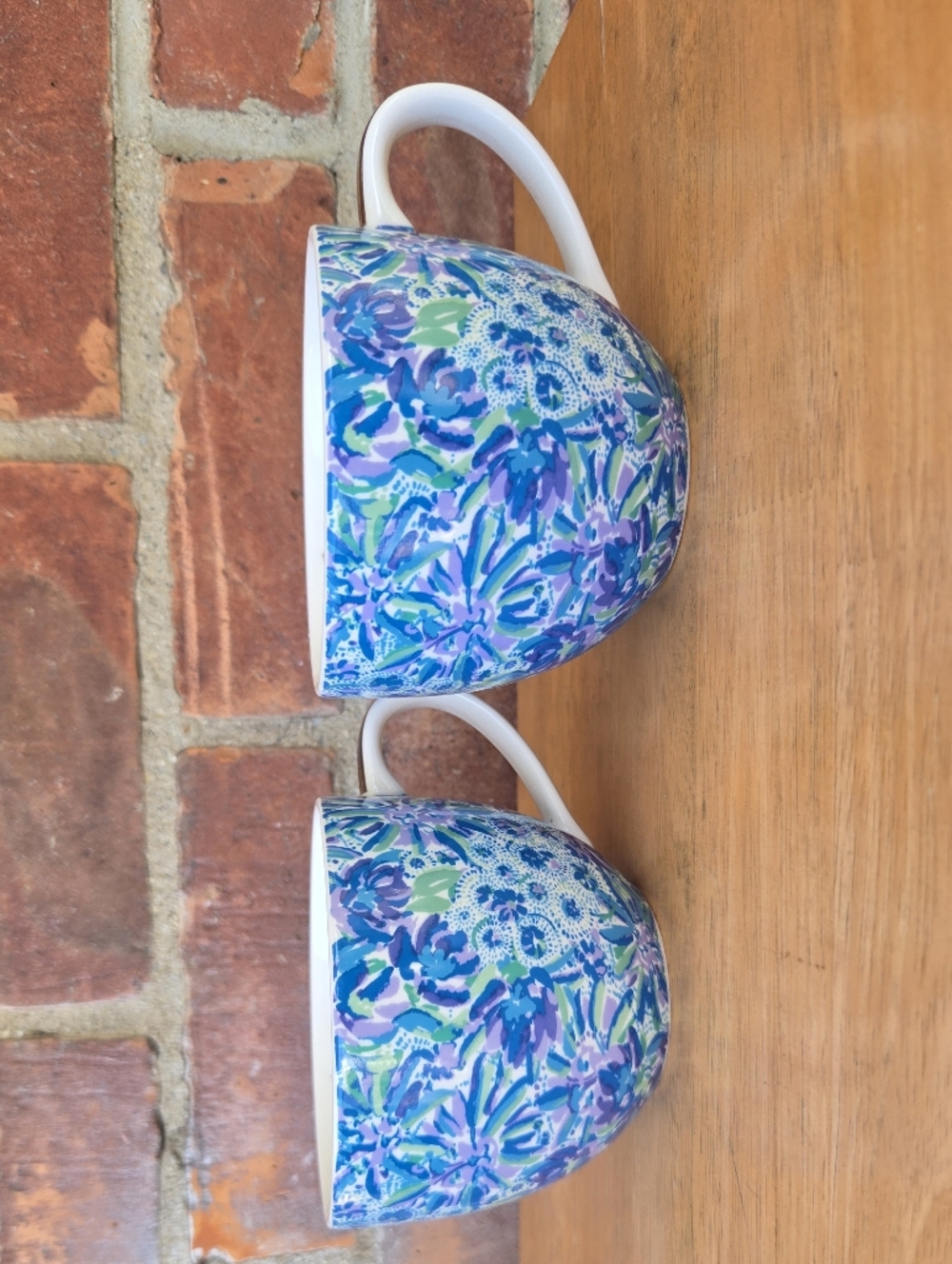 Lilly Pulitzer mugs Coffee cups (2) LIKE NEW